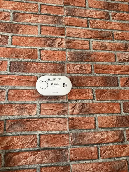 Montaż czujek dymu i czadu